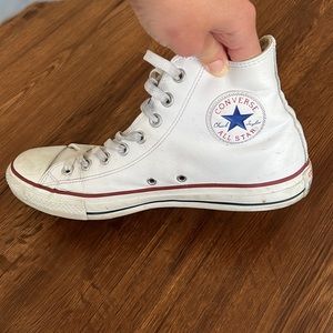Converse All Star Chuck Taylor Size 10.5 women’s and 8.5 men’s white